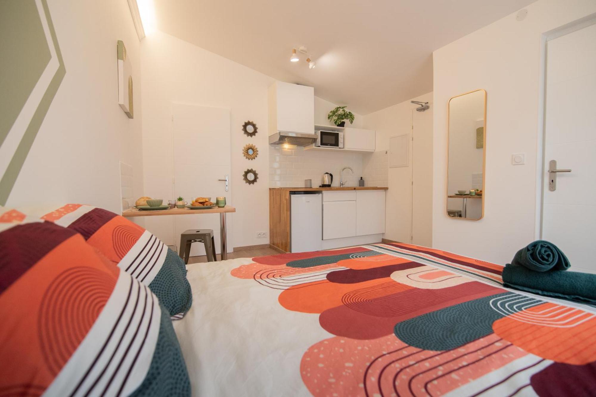 Tout Confort ! Ville, Climatisation, Parking, Wifi, Calme, Tv Carcassone Exterior photo