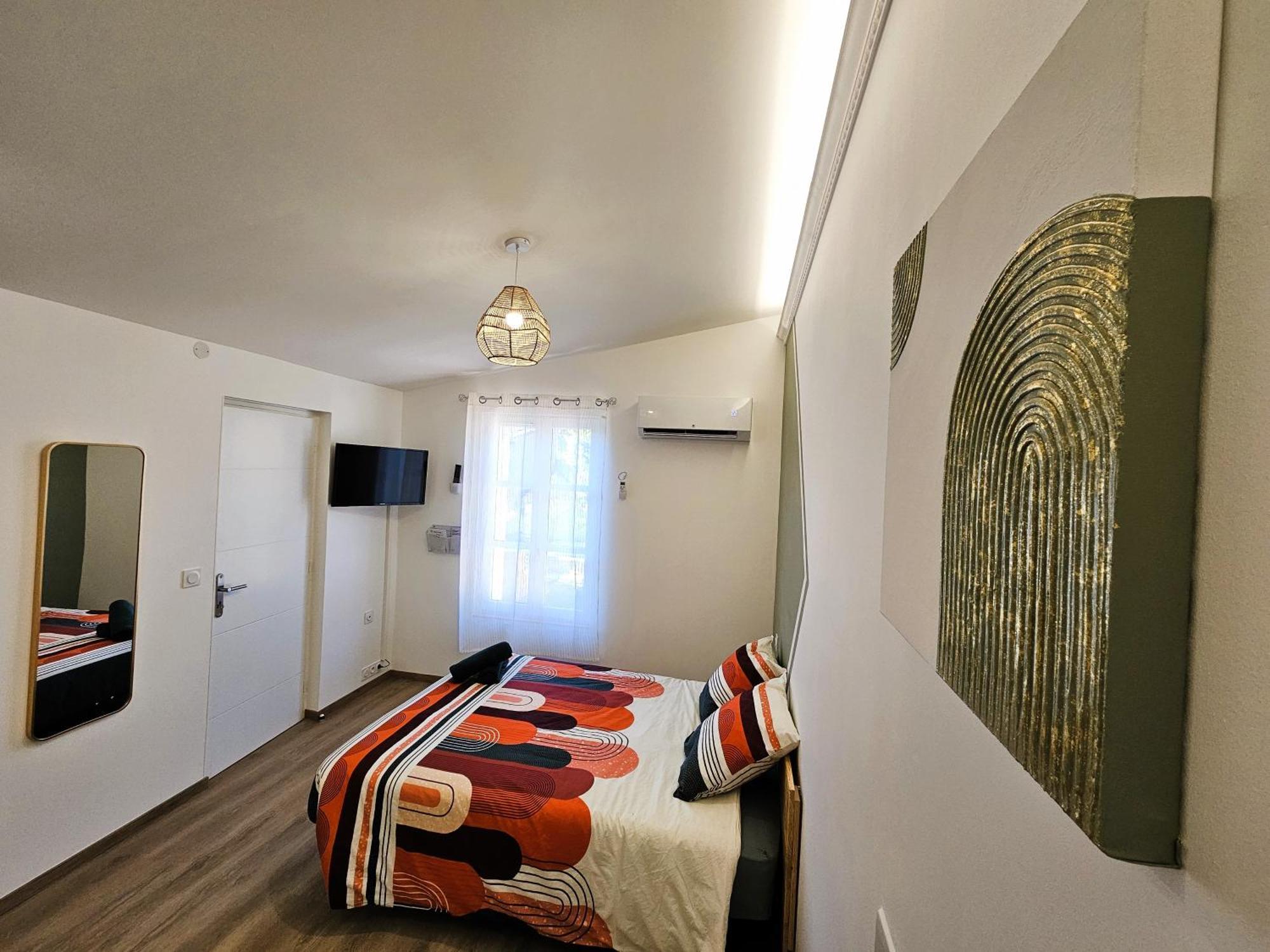 Tout Confort ! Ville, Climatisation, Parking, Wifi, Calme, Tv Carcassone Exterior photo